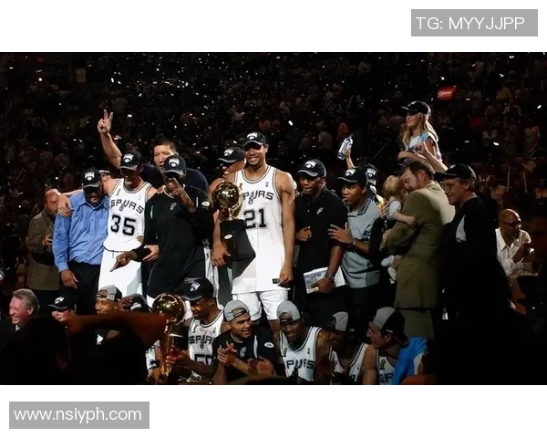 热火与马刺的巅峰对决回顾十二赛季NBA总决赛的激情与传奇 热火与马刺的巅峰对决回顾十二赛季NBA总决赛的激情与传奇