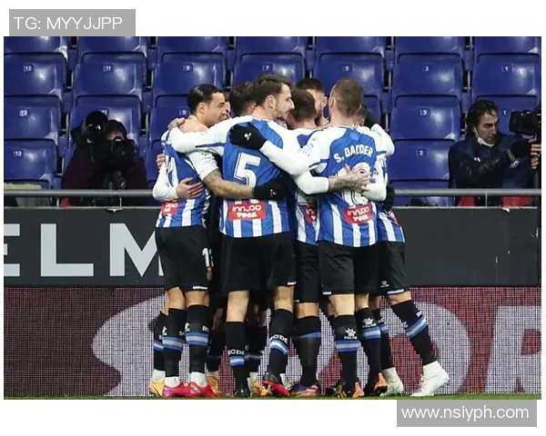 德国U19对决西班牙青训精英赛激战即将上演引发球迷热议 德国U19对决西班牙青训精英赛激战即将上演引发球迷热议