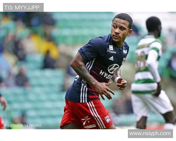 拜仁慕尼黑与里昂激战正酣踩球精彩瞬间回顾与分析 拜仁慕尼黑与里昂激战正酣踩球精彩瞬间回顾与分析