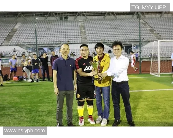 赛后分析：成都足球队与西安足球队的团队协作与战术执行探讨