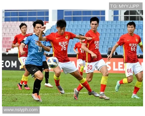 广州足球队灵活性变革引发热议探索新战术与团队协作的未来发展